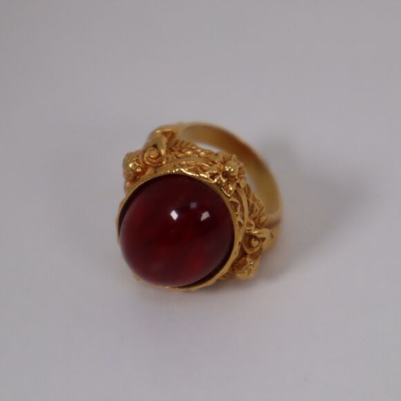 Elizabeth Taylor Avon Gilded Age Collection Cherub Red Cabochon Ring Size 8 - Picture 3 of 7